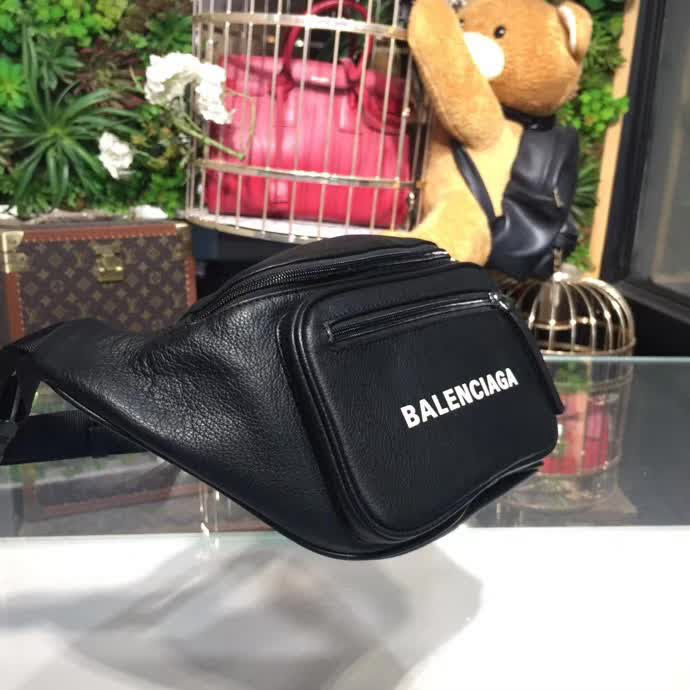 BALENCIAG巴黎世家 專櫃同步更新 斜挎胸包腰包 簡約兩用包  BL1235